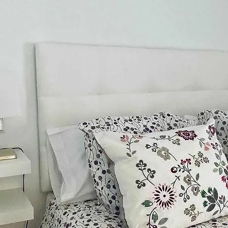 Apartment V Morales & Arnal *
